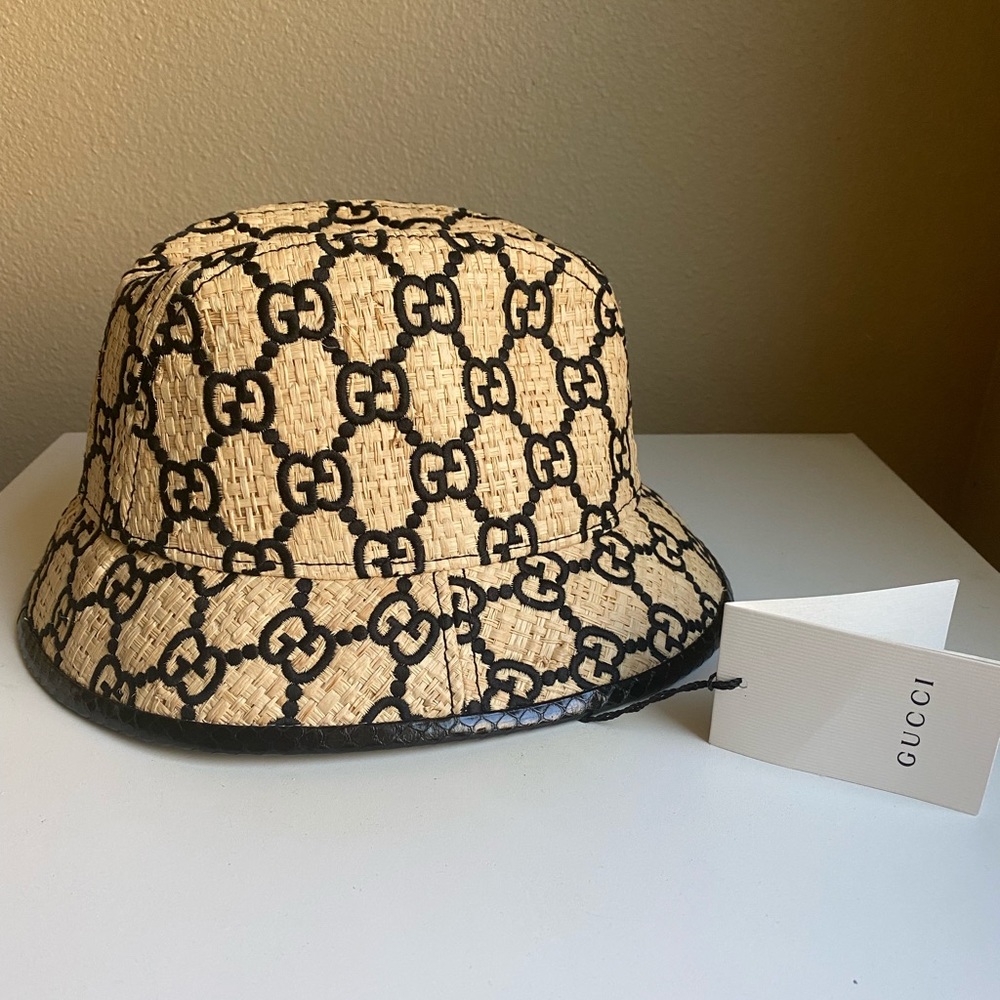 NWT. Gucci GG-Embroidered Raffia Bucket Hat